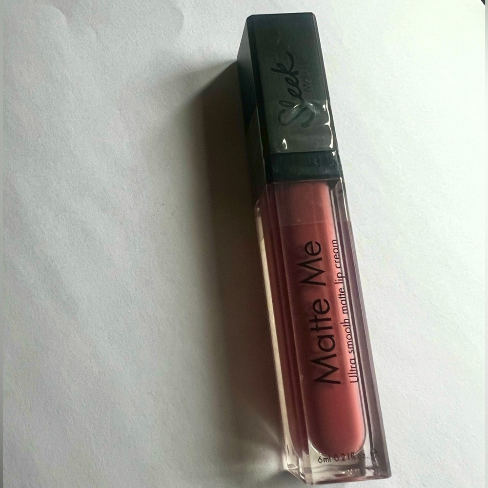 SLEEK MAKEUP Matte Me Lip Cream 6ml (0.21 fl oz)
